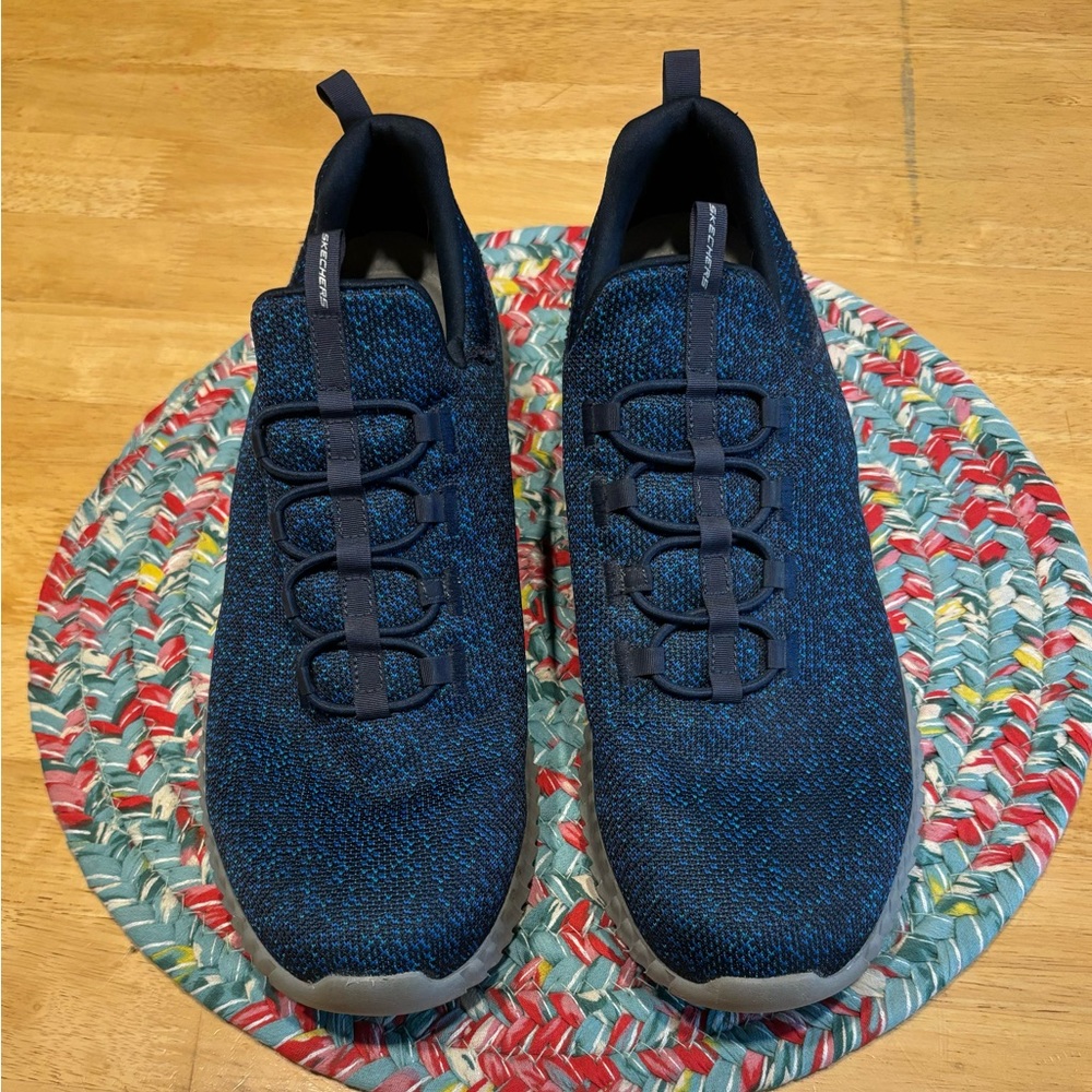 Men’s Skechers heathered blue in size 10.5, Air-Cooled Memory Foam EUC